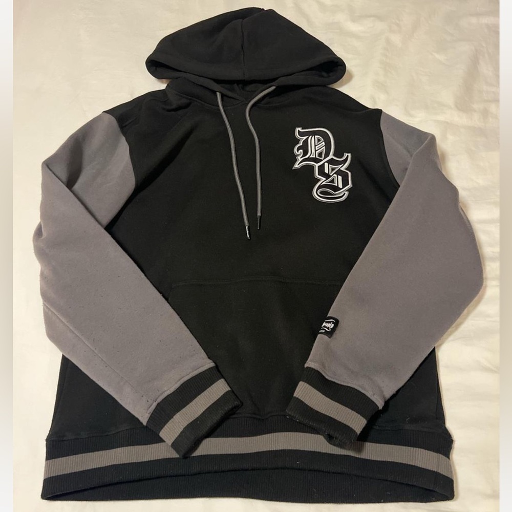 DS Men's Black and Gray Hoodie